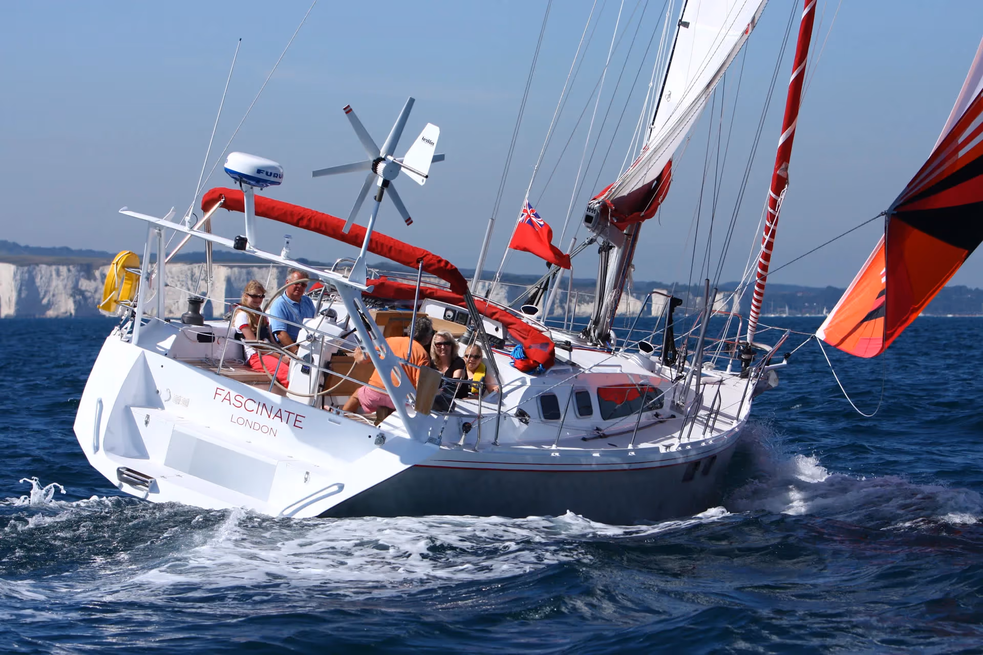 Ovni 395 under sail