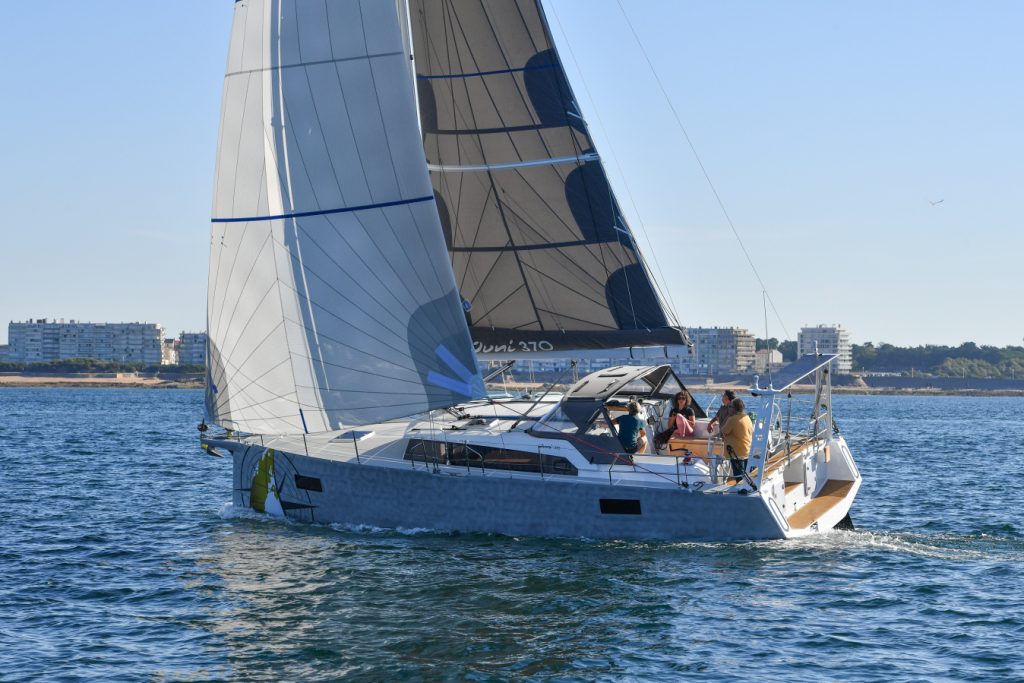 ALUBAT 370 HD - COPYRIGHT CHRISTOPHE FAVREAU (125) cmpd Alubat Ovni 365